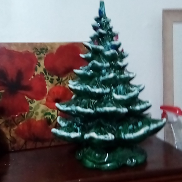 - Atlantic Mold  Company Table Top Ceramic Christmas  Tree. Rare, HTF. Vintage. - Picture 4 of 8